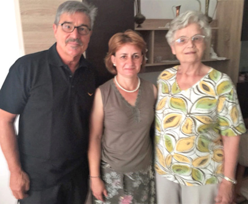 Spendenbergabe im Altenheim Schweischer, von ...