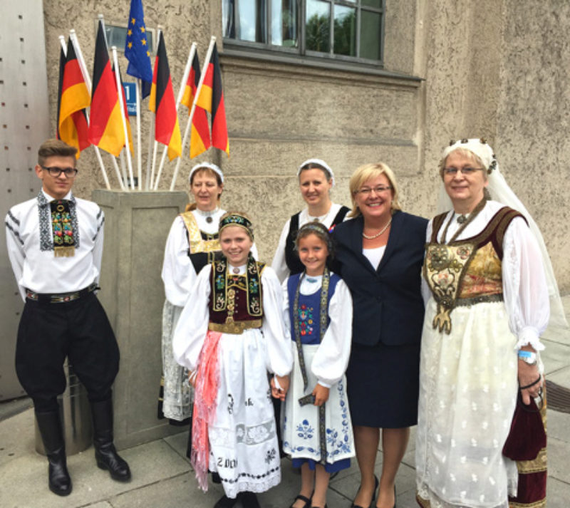 Bundesvorsitzende Herta Daniel, die bayerische ...