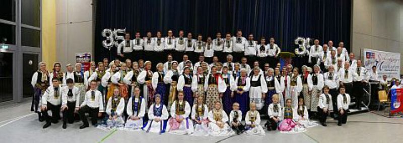 Gruppenbild der Kulturgruppen, die bei der ...