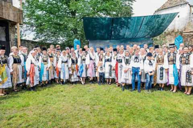 Die Trachtengruppe Holzmengen trat bei der 700 ...