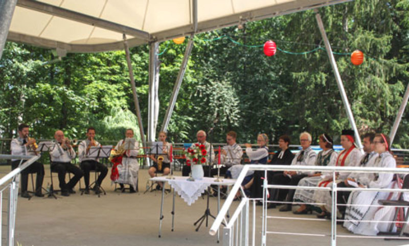 Gottesdienst beim 20. Kronenfest in ...