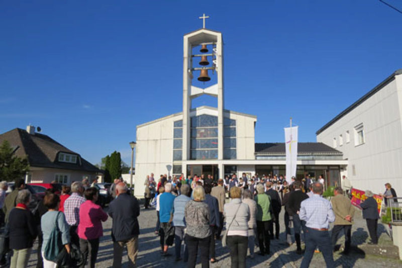 Gottesdienst in der evangelischen Kirche von ...