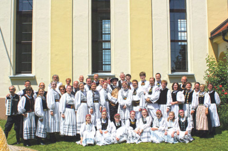 Die Kindertanzgruppe, Jugend und Alte Jugend beim ...