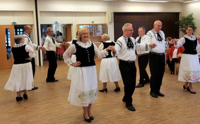 Tanzgruppe „Kokeltaler“ aus Wolfsburg. Foto: ...