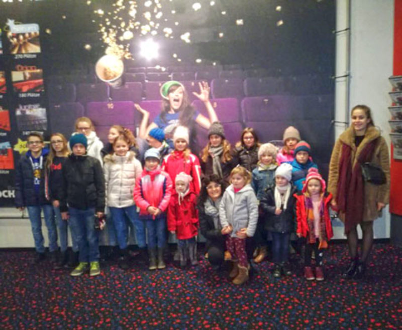 Die Kindertanzgruppe Biberach ging ins Kino. ...