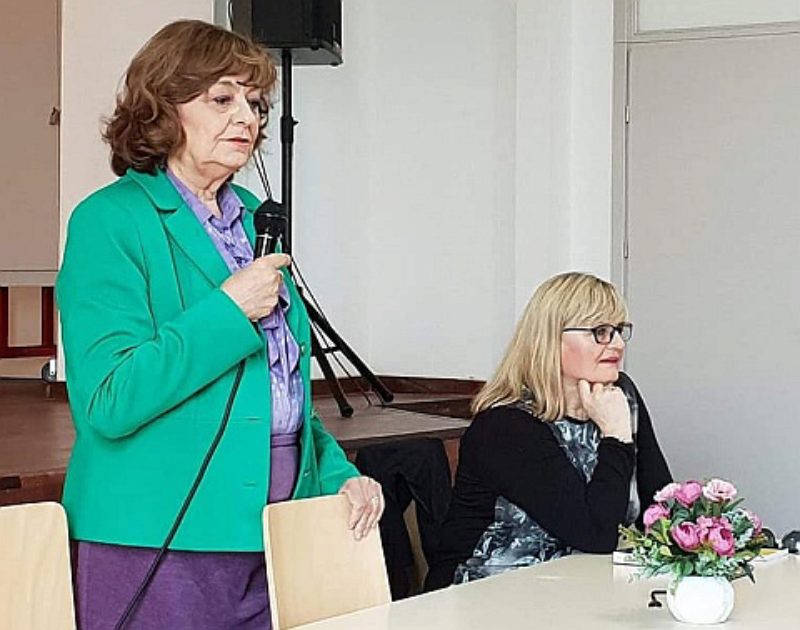 Ana Blandiana (links) und Katharina Kilzer bei ...