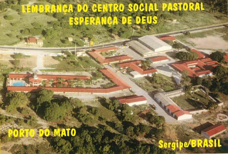 Das soziale Zentrum in Brasilien kommt Hunderten ...