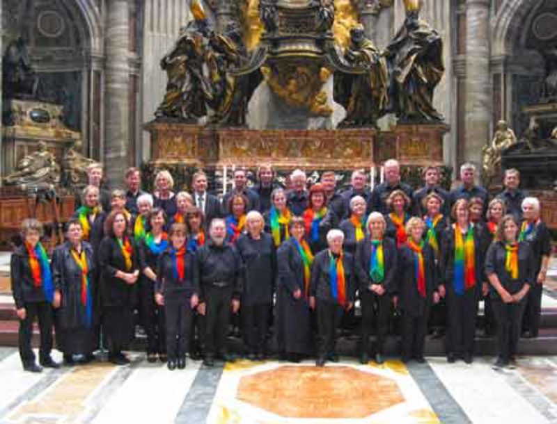 Die Sngerinnen und Snger der Emmaus-Kantorei ...