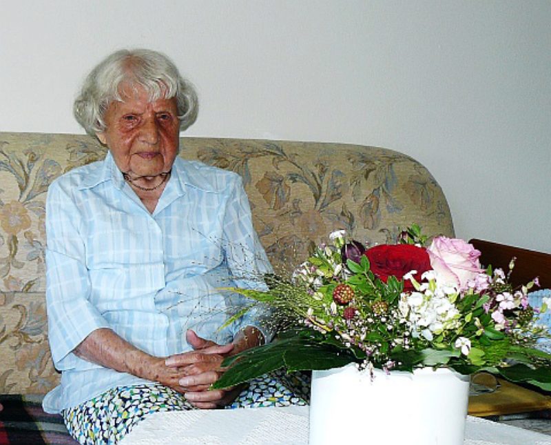 Maria Schieb an ihrem 100. Geburtstag. Foto W. ...