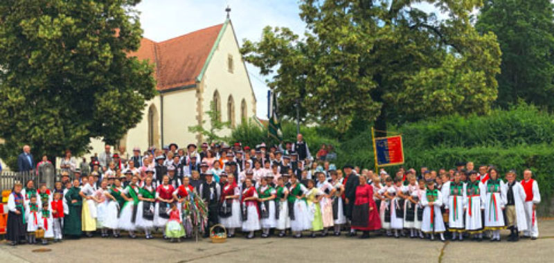 Zahlreiche Trachtentrger gestalteten den zehnten ...