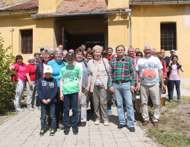 Reisegruppe aus Ingolstadt mit den Gastgerbern ...