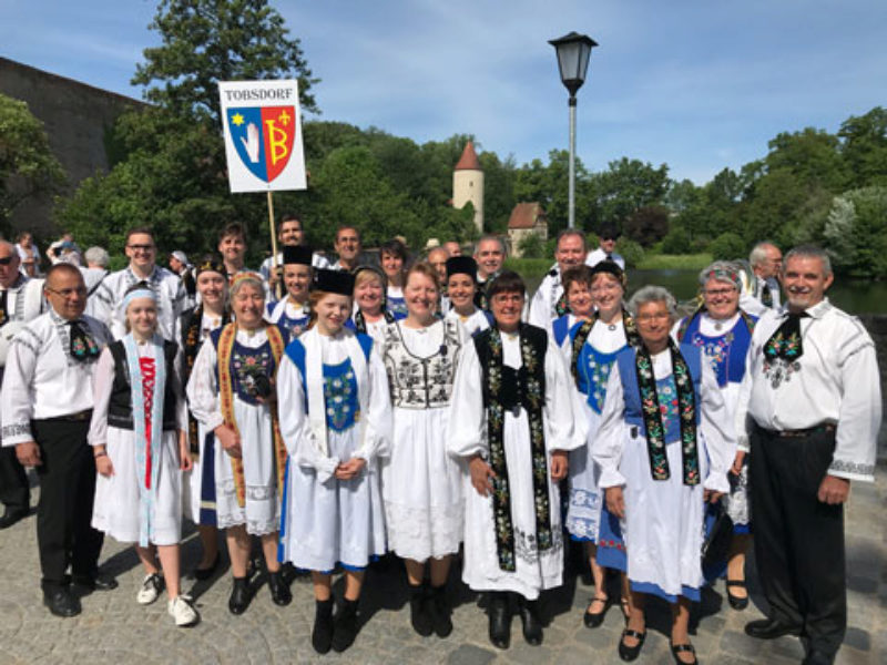 Die Tobsdorfer Trachtengruppe war 2019 erstmals ...