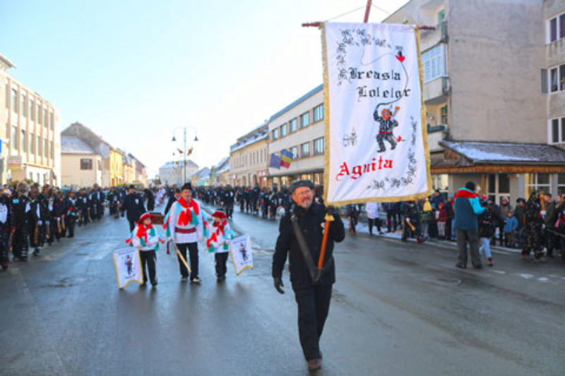 Die Urzelparade wird vom Hauptmann mit den Engeln ...