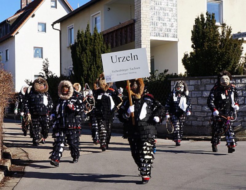 20 Jahre Urzeln in Franken, hier beim Umzug in ...