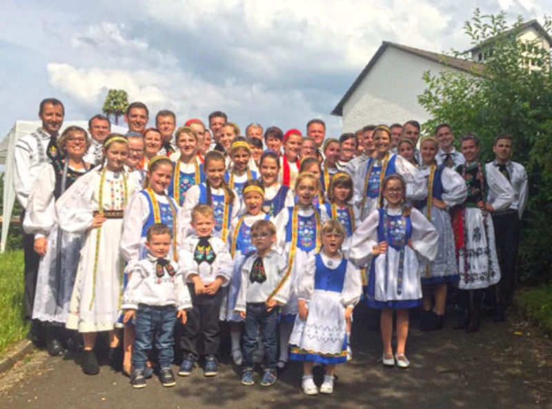 Das Kronenfest in Wiehl-Bielstein gestalteten ...