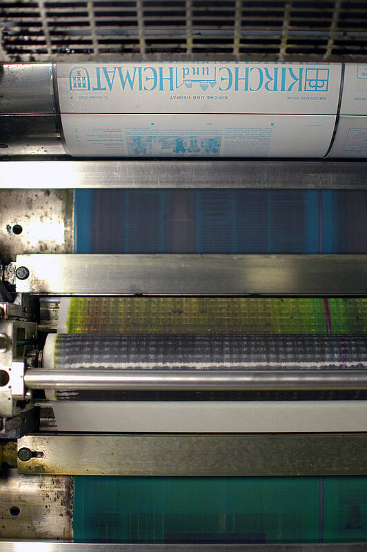 Druckplatten in die Druckmaschine eingespannt ...