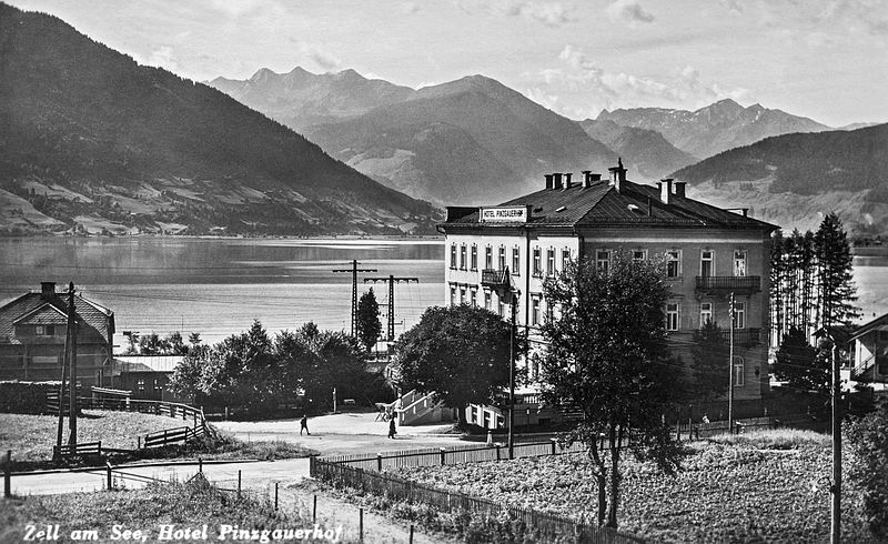 Blick 1930 auf die Rückseite des Hotels ...