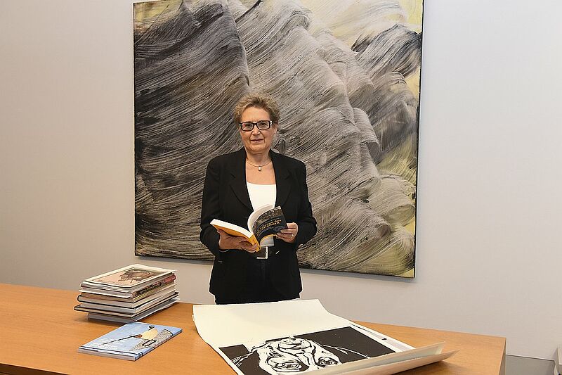 Dr. Irmgard Sedler in ihrem Büro im Museum im ...