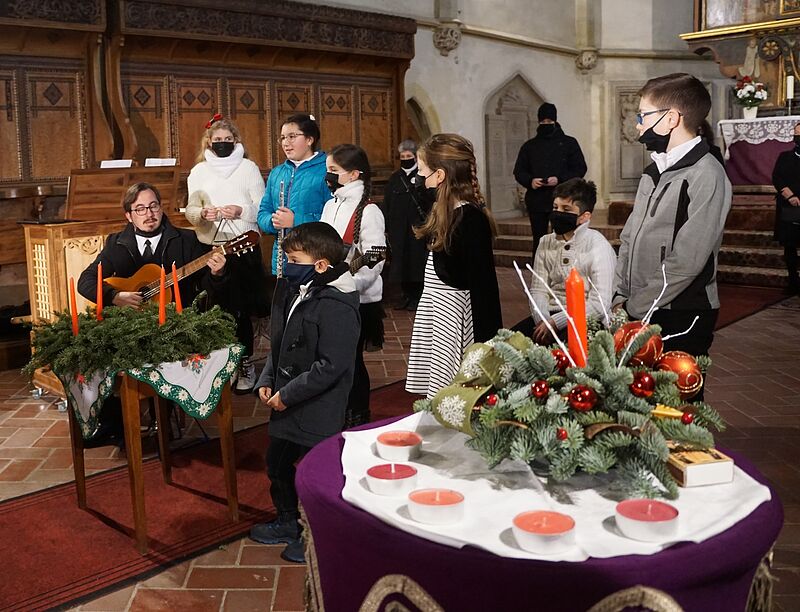 „Licht in der Nacht, zeig uns den Weg aus der ...