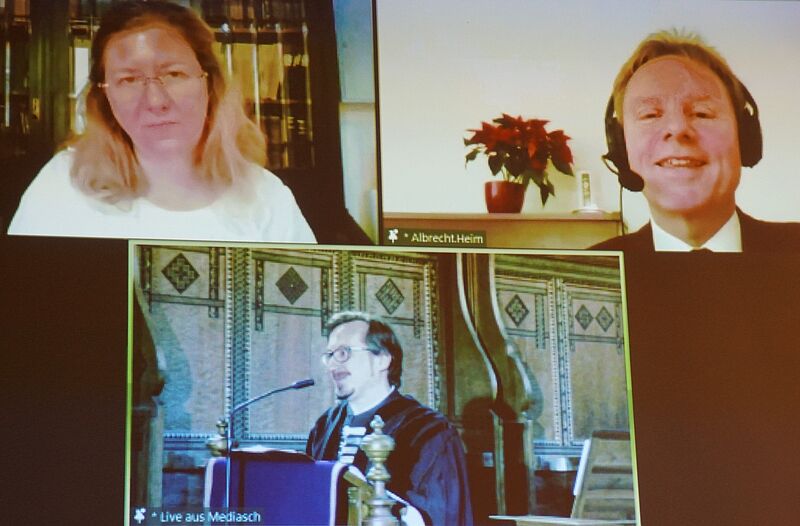 ber weite Entfernungen hinweg zusammengezoomt: ...