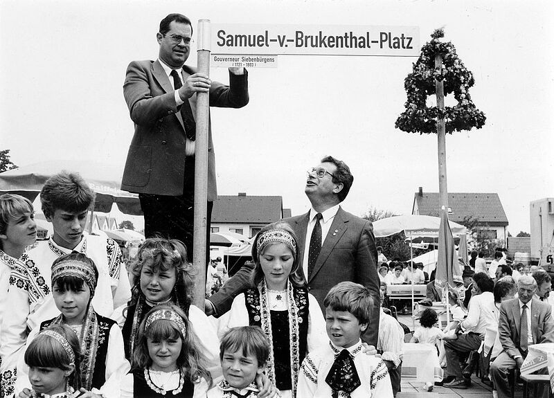 Beim Kronenfest 1985 der Kreisgruppe wurde ein ...