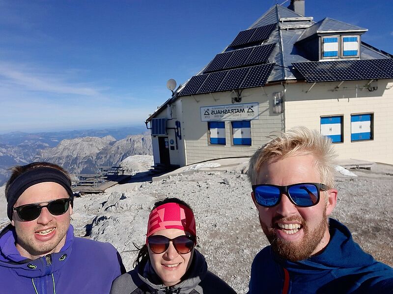 Gipfelglck beim Matrashaus auf 2 942m, das ...