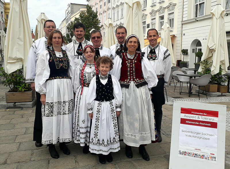 Abordnung der Welser Tanzgruppe beim Flashmob fr ...