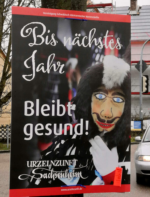Plakate mit urzeligen Grüßen für Sachsenheim. ...