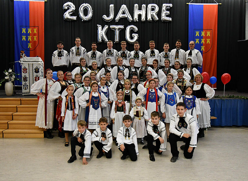 Die Kindertanzgruppe Augsburg feierte ihr 20 ...