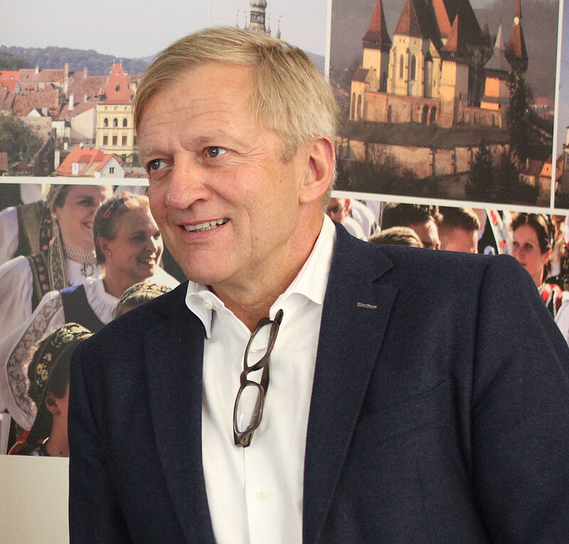 Dr. Axel Froese im Besucherzentrum von Schloss ...