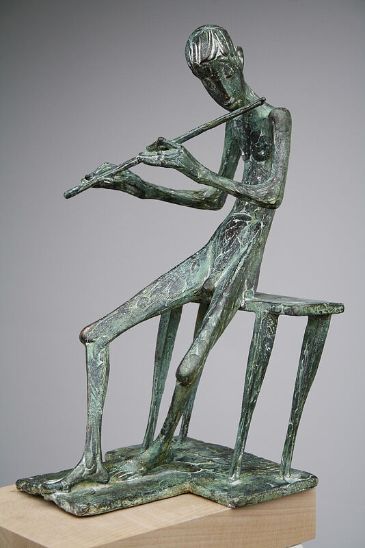 Kurtfritz Handels Skulptur „Fltenspieler“ ist ...