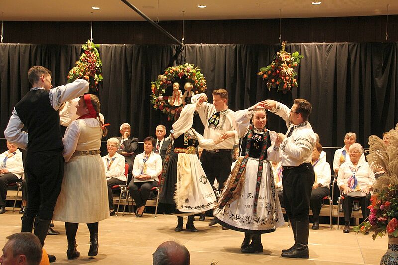 Die Siebenbrgische Jugendtanzgruppe Heilbronn ...