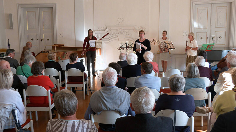 Ensemble Tafelmusik, geleitet von Andrea Kulin. ...