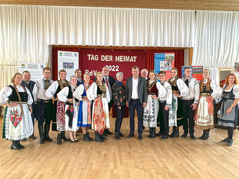 „Tag der Heimat“ in Ingolstadt: Jugendtanzgruppe ...