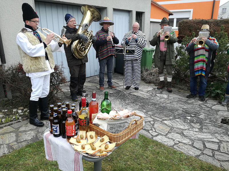 Fasching mit den Lustigen Adjuvanten. Foto: Irene ...