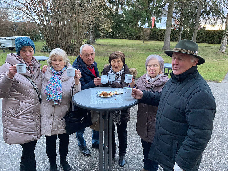 Beim Glhwein vereint im evangelischen ...