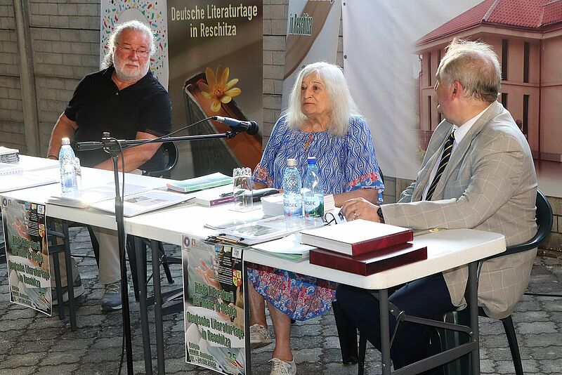 Deutsche Literaturtage in Reschitza, von links ...