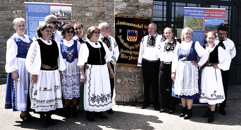 Die Siebenbrgische Tanzgruppe Wrzburg nach ...