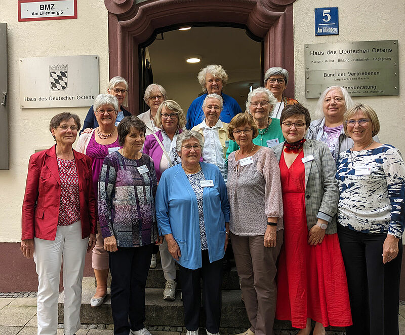 Frauen trafen sich im Münchner Haus des Deutschen ...