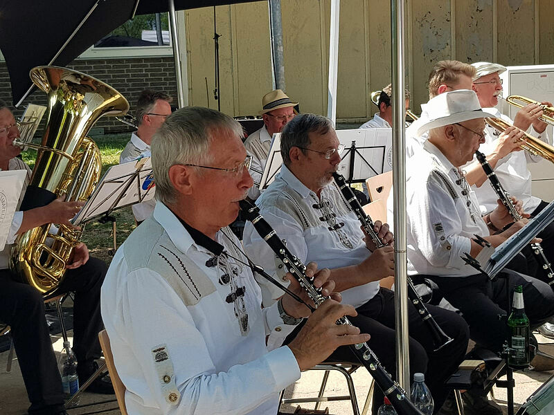 Musikanten der Siebenbrger Blaskapelle Bblingen ...