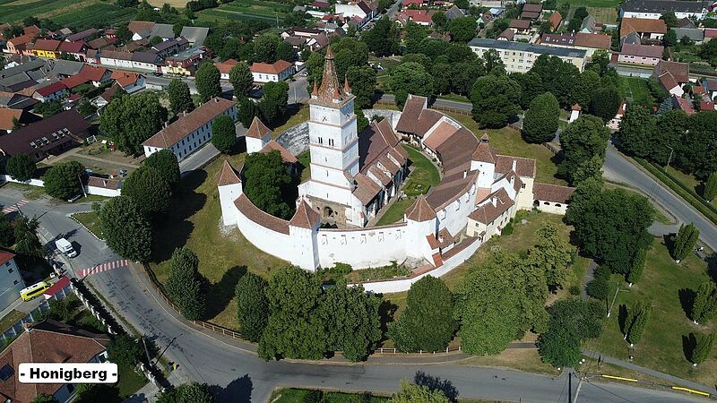 83 Kirchen der Siebenbrger Sachsen fotografierte ...