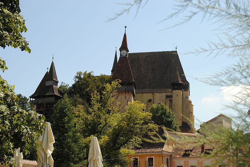 Die Kirchenburg Birthlm. Foto: Johann Strner ...