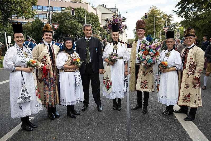 Vor dem Umzug wurde ein Fototermin mit dem ...