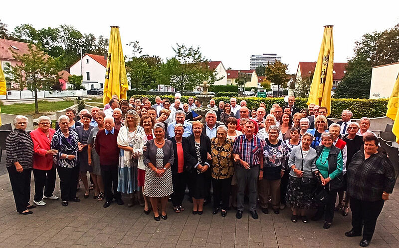 Gruppenbild beim Schirkanyer Treffen. Foto: Simon ...