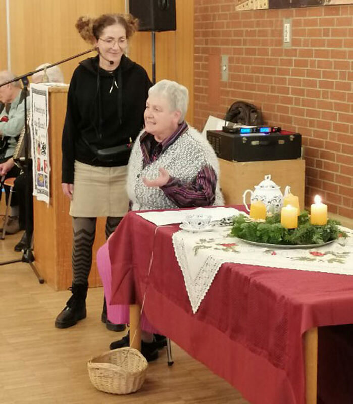 Adventsfeier in Schweinfurt: Hanne Paul und Grete ...