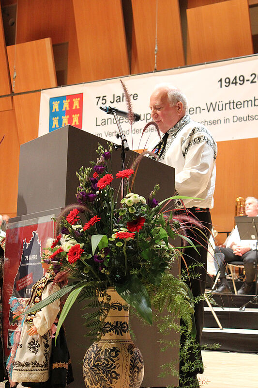 Michael Konnerth bedankt sich bei den ...