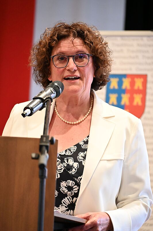 Dr. Petra Loibl, MdL, Beauftragte der Bayerischen ...
