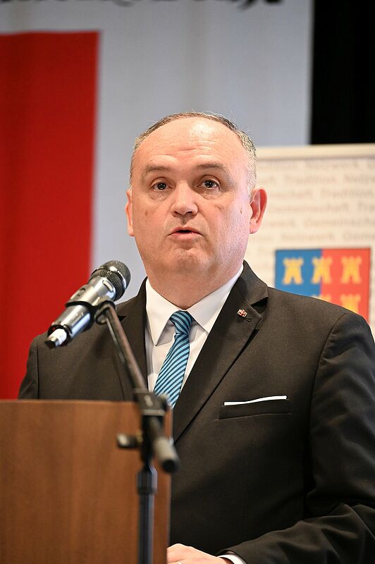 Der aus dem Banat stammende Parlamentarier Ovidiu ...