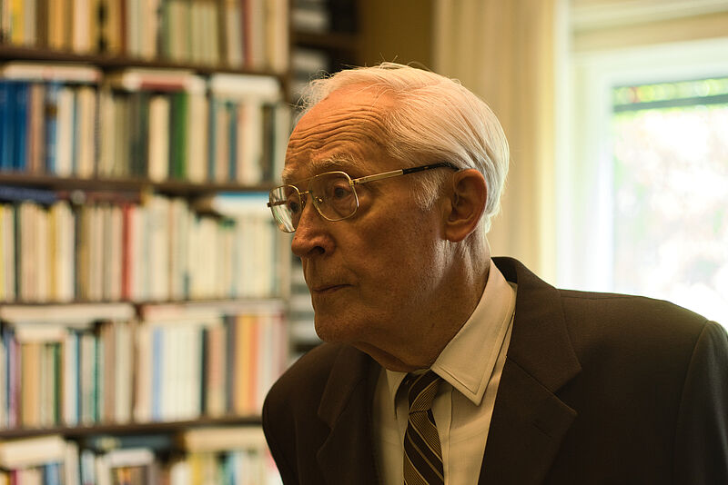 Joachim Wittstock in seinem Arbeitszimmer am 2. ...