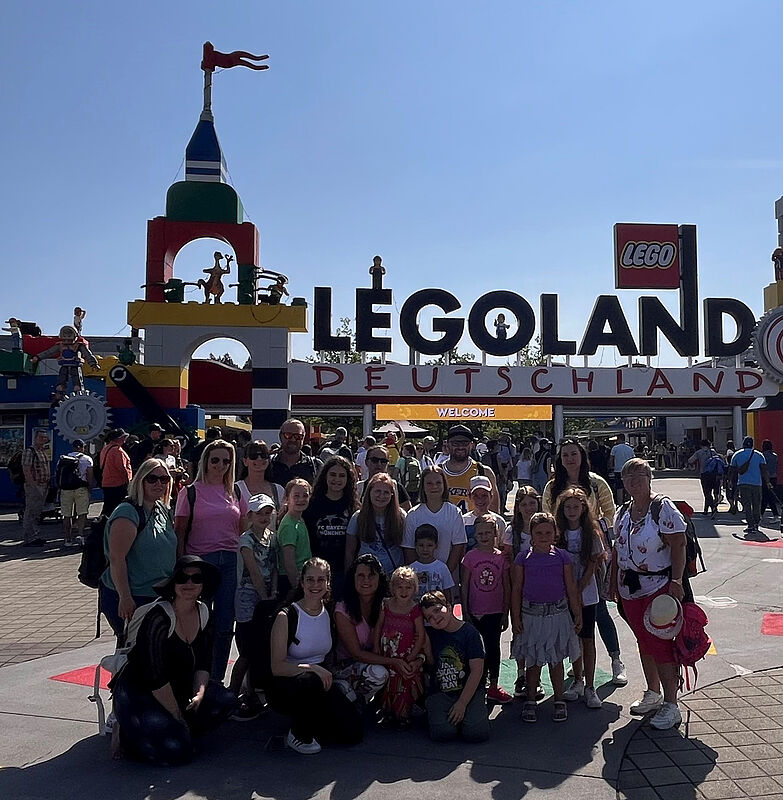 Die Kindertanzgruppe Biberach im Legoland ...